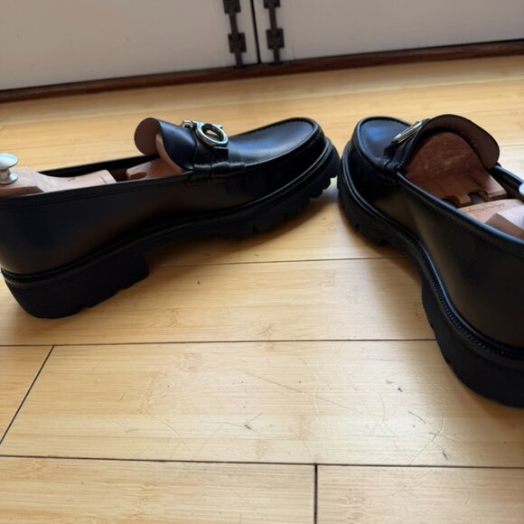 Ferragamo Gancini Loafer in Calfskin Leather, Black, Size 13 - Picture 2 of 6